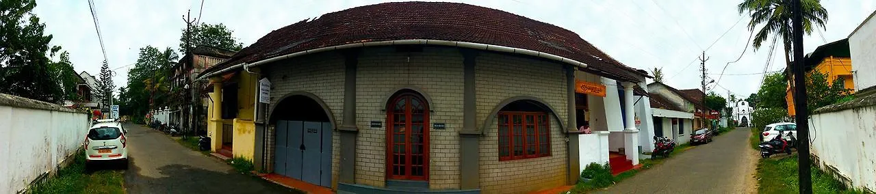 Kochi Beechboro Homestay